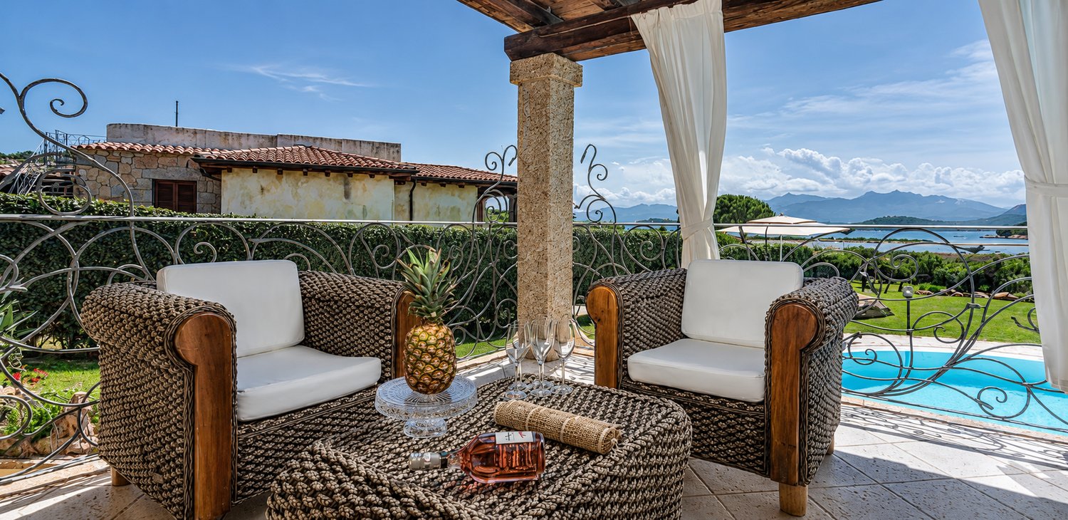 Panoramic terrace